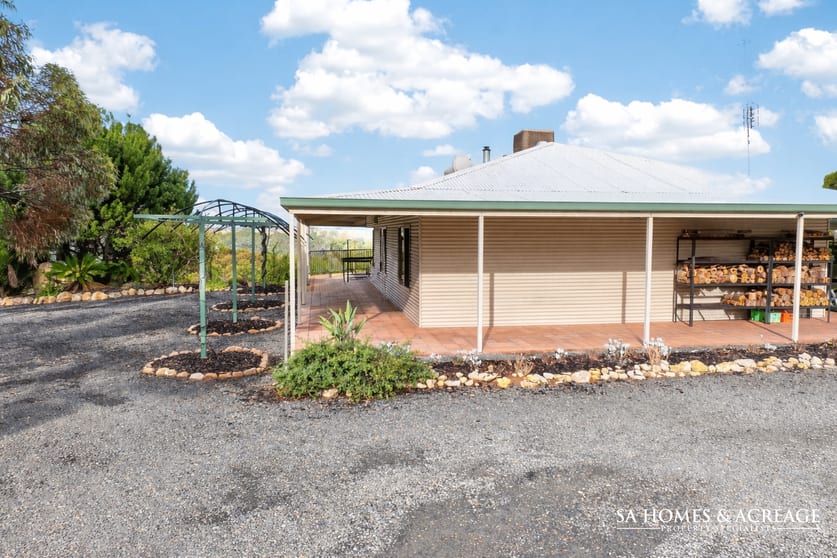 51 Merivale Street Blanchetown SA 5357 - Image 2