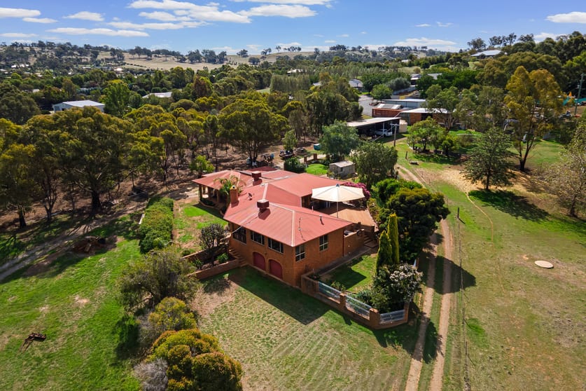 Click to view all images 7267 Holbrook Road Springvale NSW 2650 - Image 2