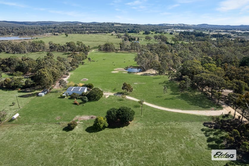 Click to view all images 30 Phillips Road Taradale VIC 3447 - Image 3
