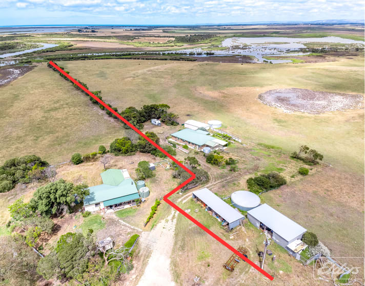 Click to view all images 1408A Randell Road Hindmarsh Island SA 5214 - Image 3