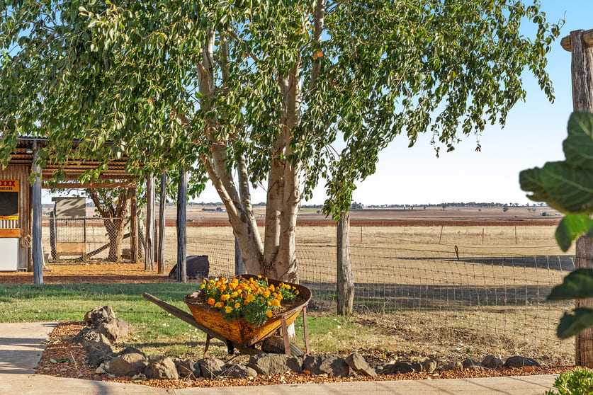 Click to view all images 122 Spring Creek Road Spring Creek QLD 4361 - Image 3