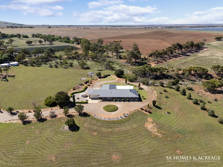Click to view all images 58 Rathjen Road Palmer SA 5237 - Image 2