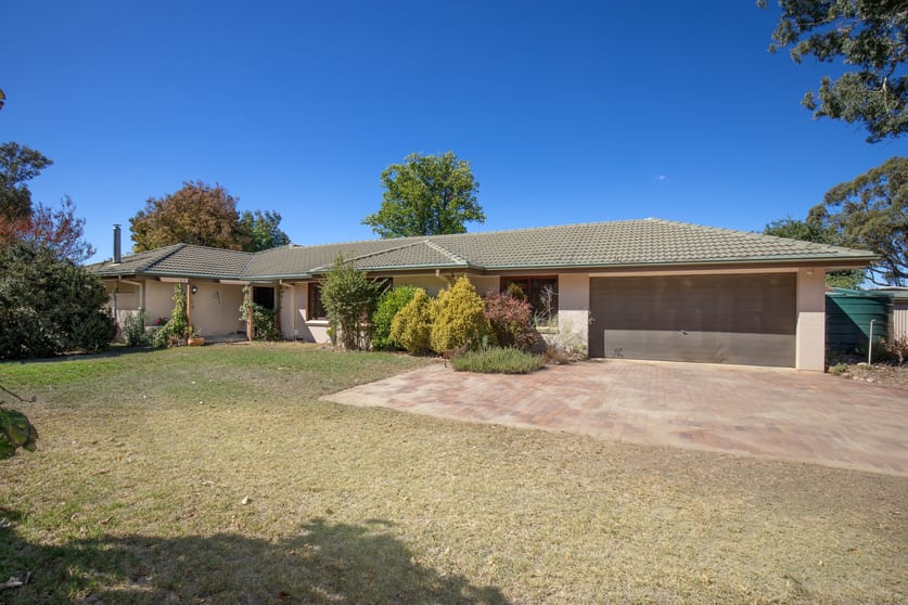 4 Redgum Lane Armidale NSW 2350 - Image 2