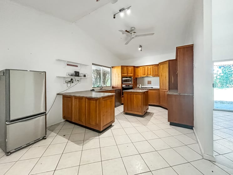 Click to view all images 70 Hendry Road Katherine NT 0850 - Image 2