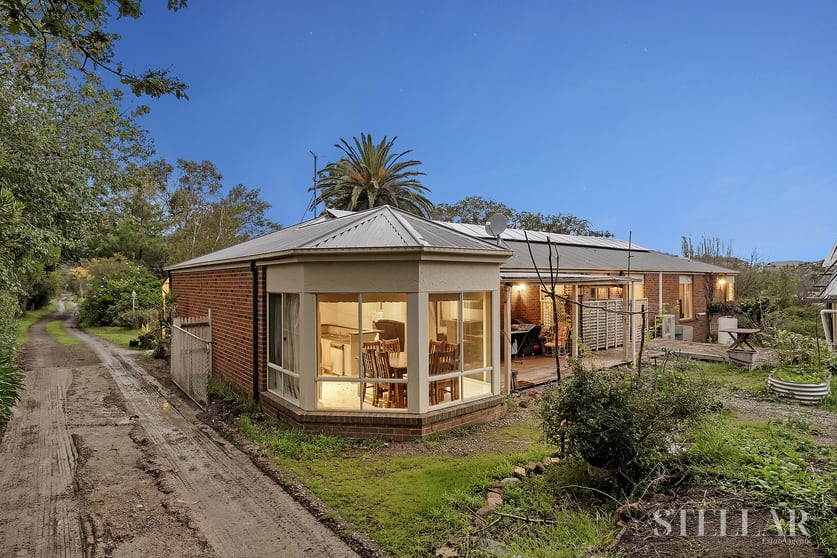 Click to view all images 285 Pakenham Road Pakenham VIC 3810 - Image 2