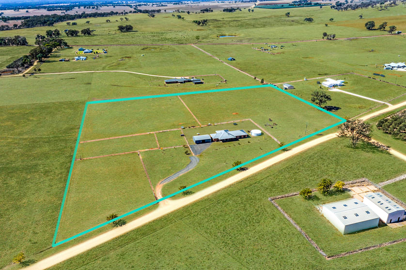 Click to view all images 77 Grimshaw Lane Gulgong NSW 2852 - Image 1