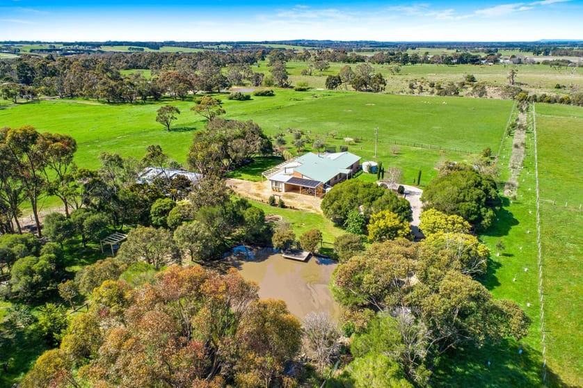 Click to view all images 535 Pettavel Road Freshwater Creek VIC 3217 - Image 2