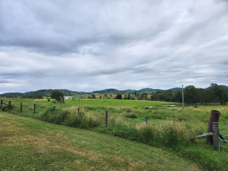 Click to view all images 2/49 Diggings Road Glastonbury QLD 4570 - Image 1