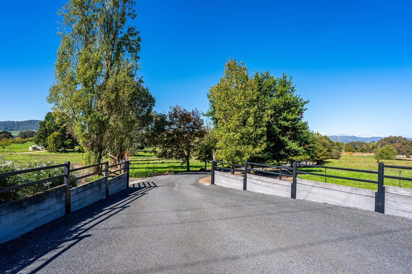 Click to view all images 2123 Kiewa Valley Highway Kergunyah VIC 3691 - Image 3