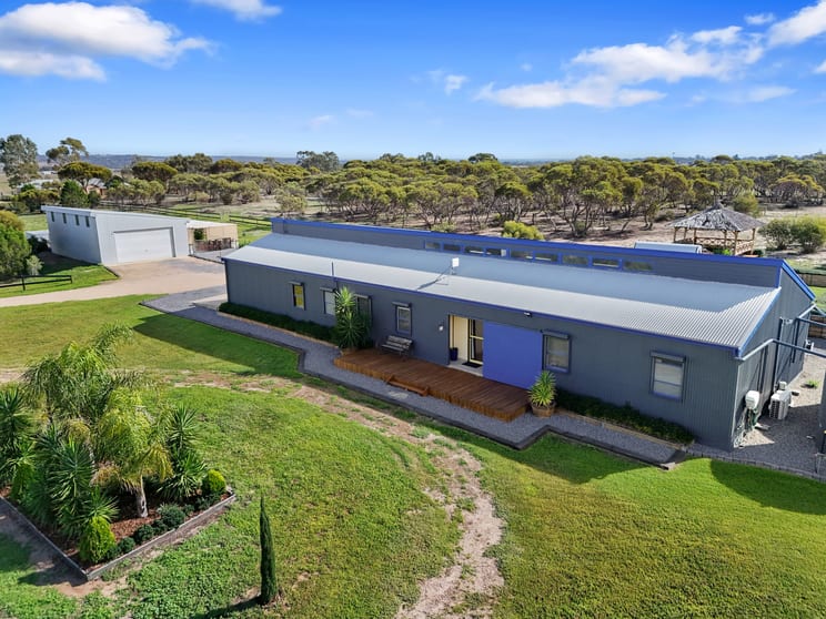 Click to view all images 7 Bluebush Court Murray Bridge SA 5253 - Image 1