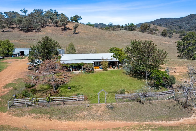 Click to view all images 398 Spring Flat South Lane Mudgee NSW 2850 - Image 2