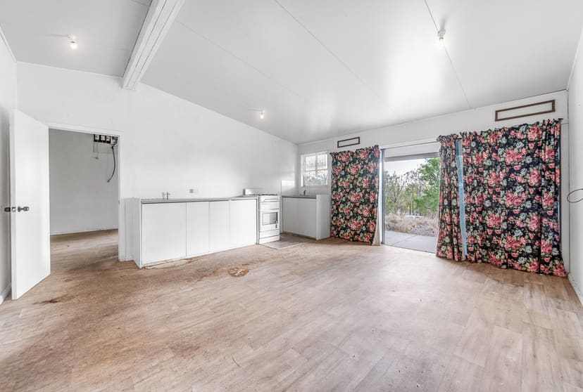 61 Hart Road Thanes Creek QLD 4370 - Image 2