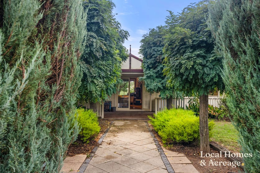 Click to view all images 1519 Dog Trap Road Murrumbateman NSW 2582 - Image 3