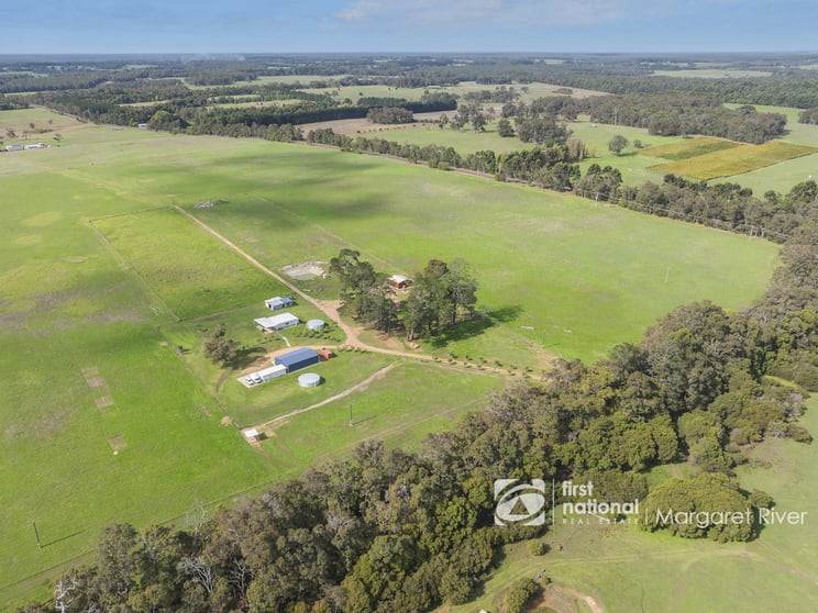 Click to view all images 38 Barrett Road Rosa Brook WA 6285 - Image 2