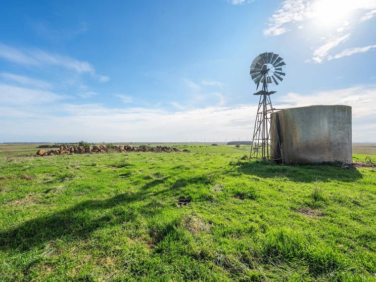 Click to view all images 0 Hamilton Port Fairy Road Port Fairy VIC 3284 - Image 2