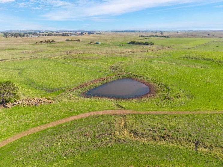 Click to view all images 0 Hamilton Port Fairy Road Port Fairy VIC 3284 - Image 3