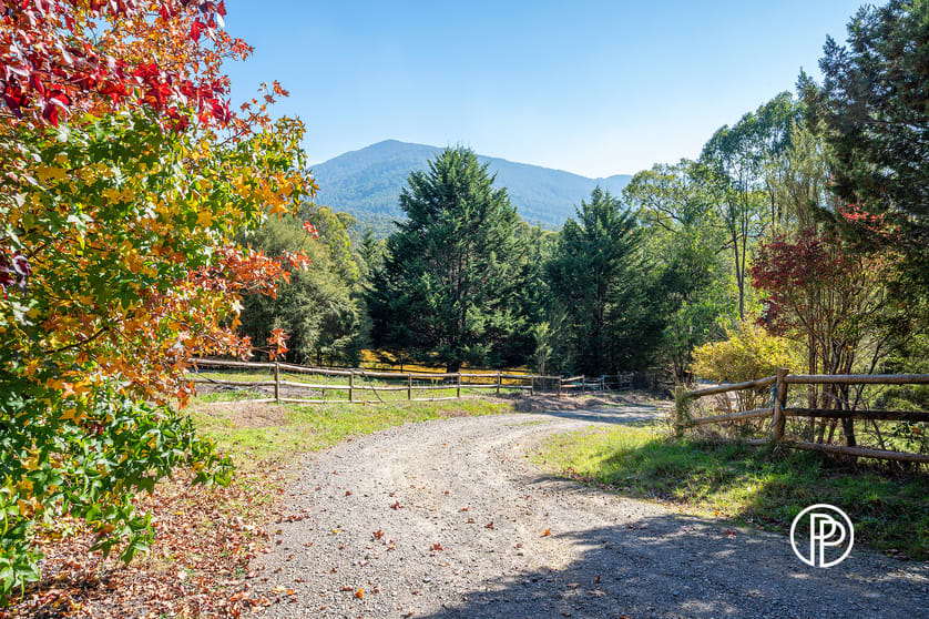 Click to view all images 700 Woods Point Road East Warburton VIC 3799 - Image 1