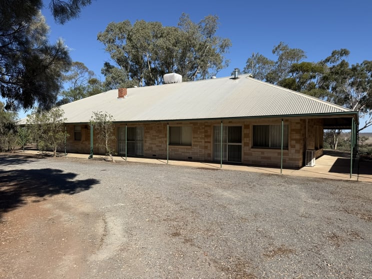 Click to view all images 271 Nelshaby Road Napperby SA 5540 - Image 1