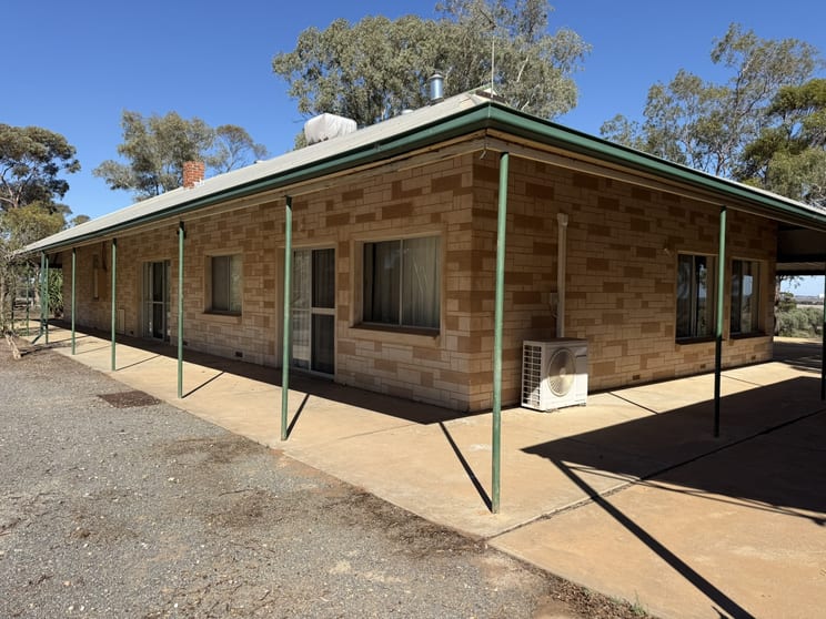 Click to view all images 271 Nelshaby Road Napperby SA 5540 - Image 3