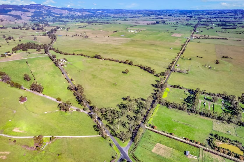 Click to view all images 314 Hazeldean Road Yarragon VIC 3823 - Image 2