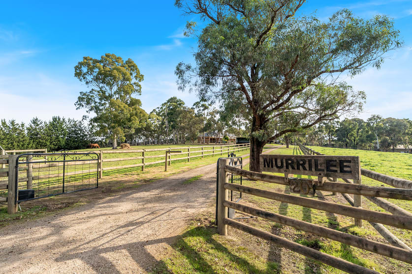 Click to view all images 20 Scrubby Creek Road Whittlesea VIC 3757 - Image 1