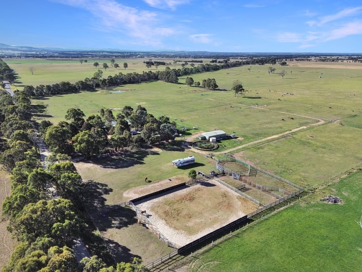 Click to view all images 25 Andersons Lane Hillside VIC 3875 - Image 2