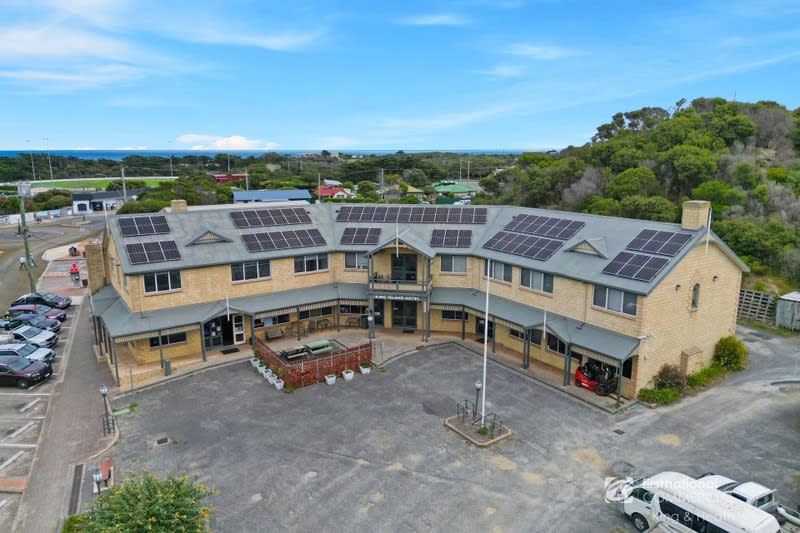 Click to view all images 7 Main Street Currie TAS 7256 - Image 2