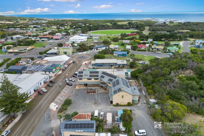 Click to view all images 7 Main Street Currie TAS 7256 - Image 1