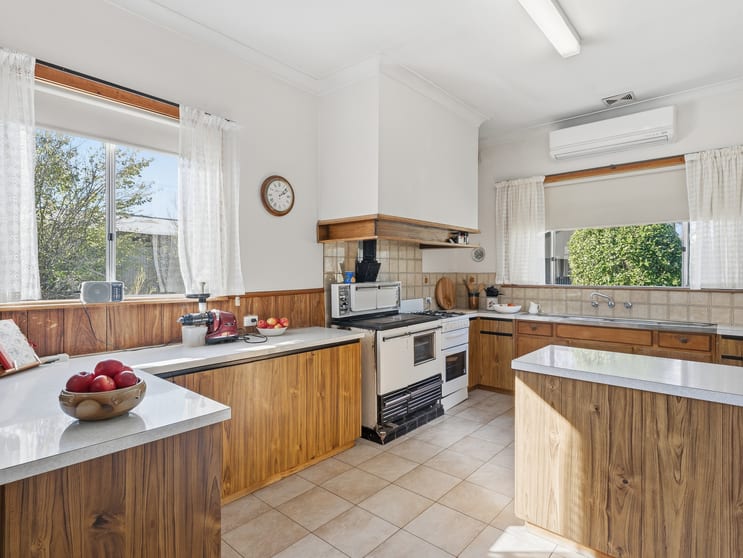 Click to view all images 372 Upper King River Road Cheshunt VIC 3678 - Image 3