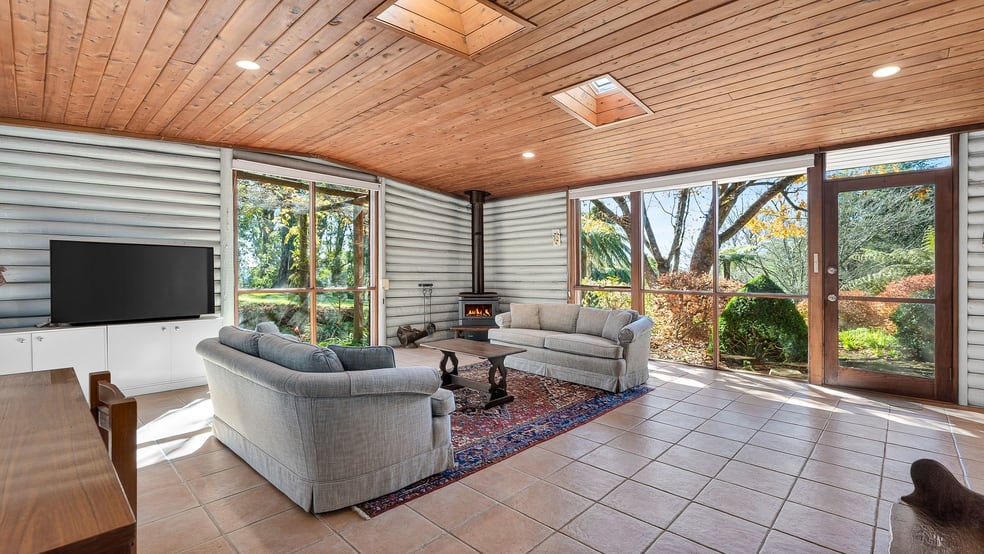 Click to view all images 33-41 Skyline Road Mount Tomah NSW 2758 - Image 3