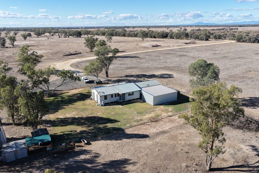 Click to view all images 208 Forest Way Wee Waa NSW 2388 - Image 3