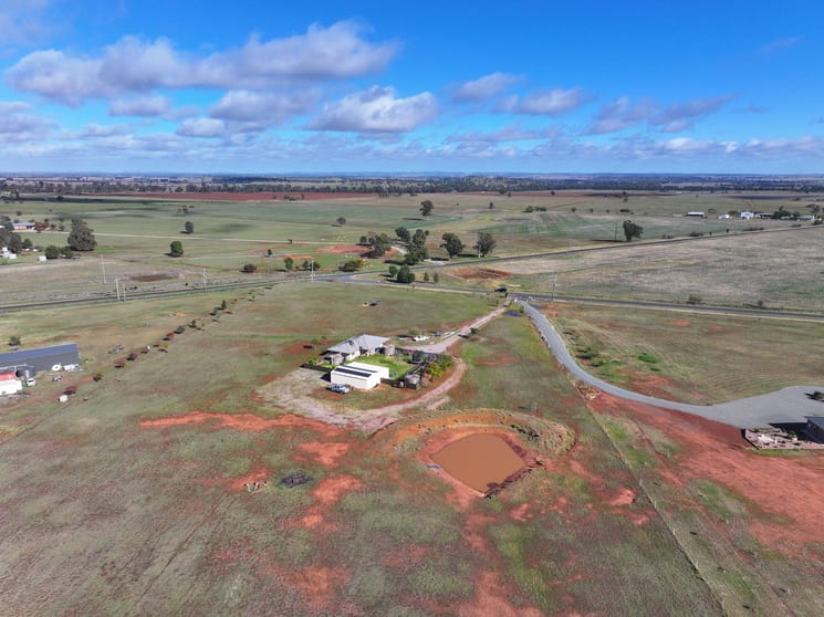 Click to view all images 10A No Mistake Lane Parkes NSW 2870 - Image 1
