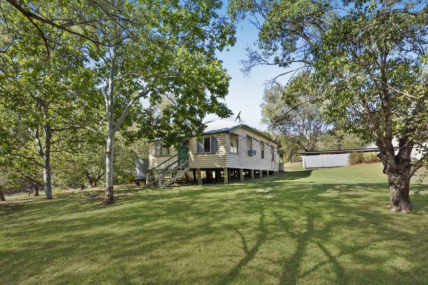 Click to view all images 395 Dry Gully Road Mount Whitestone QLD 4347 - Image 1