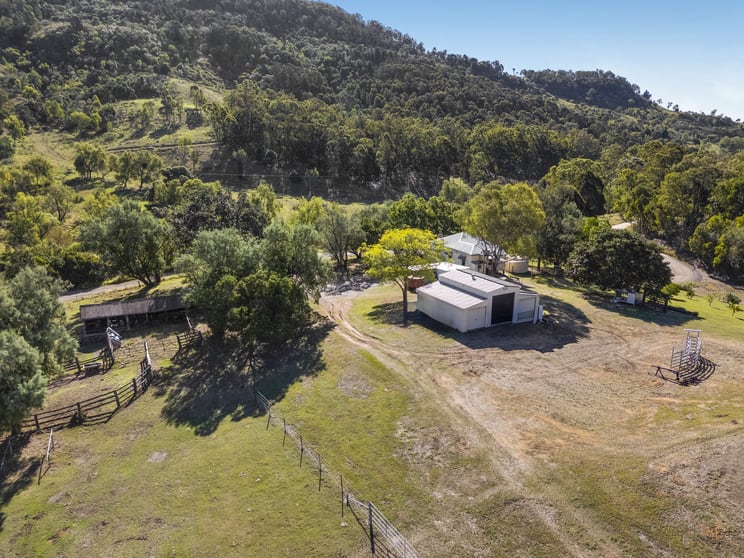 Click to view all images 395 Dry Gully Road Mount Whitestone QLD 4347 - Image 2