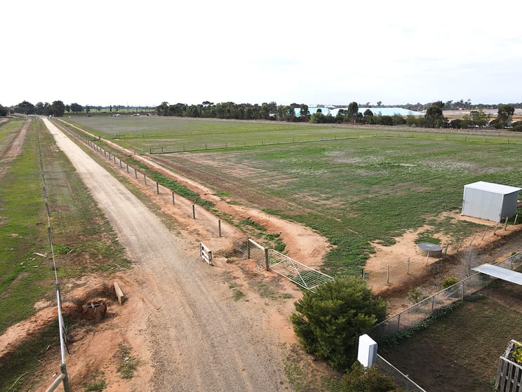 Click to view all images 1394 Katamatite-Nathalia Road Waaia VIC 3637 - Image 2