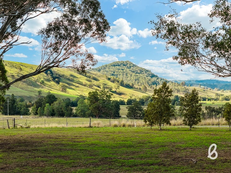 Click to view all images 20 Manresa Park Road Glendon Brook NSW 2330 - Image 2