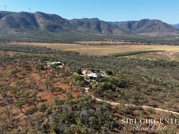 Click to view all images 1074 Springmount Road Mutchilba QLD 4872 - Image 2