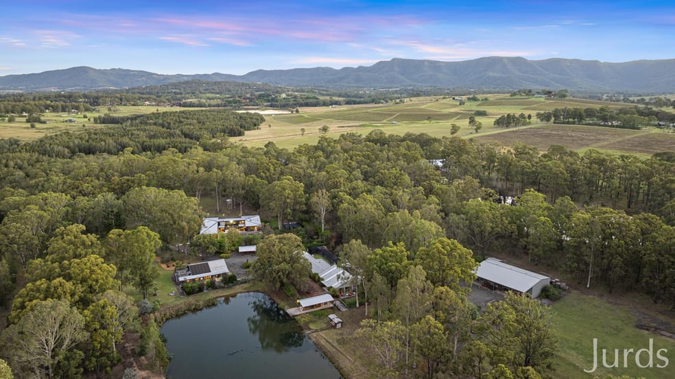 Click to view all images 72 Gillards Road Pokolbin NSW 2320 - Image 2