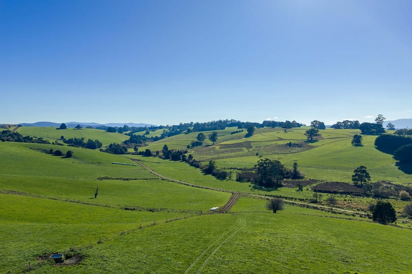 Click to view all images 2230 Main Neerim Road Neerim South VIC 3831 - Image 3