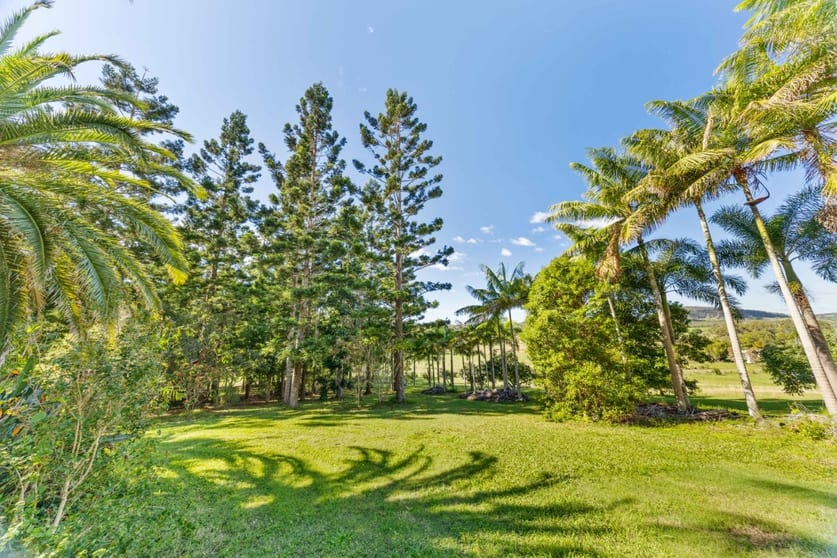 Click to view all images 69 Calumet Road Goomboorian QLD 4570 - Image 3