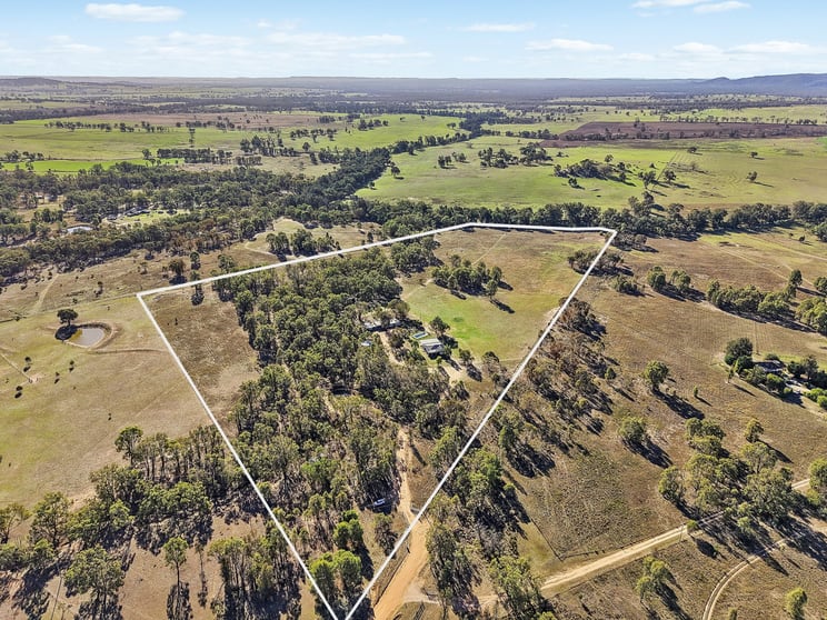 Click to view all images 405 Lowes Peak Road Mudgee NSW 2850 - Image 2