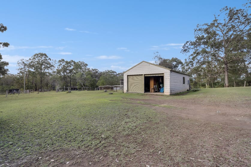 Click to view all images 1550 Armidale Road Temagog NSW 2440 - Image 3