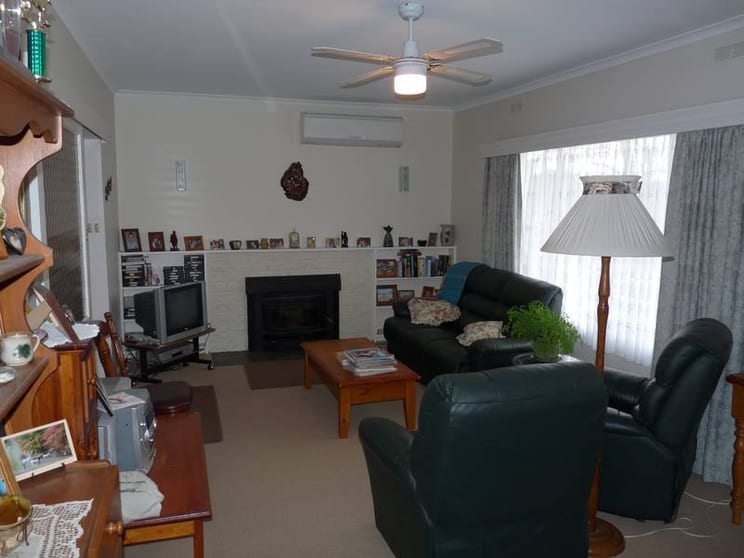 Click to view all images 85 Coleraine Rd Horsham VIC 3400 - Image 2