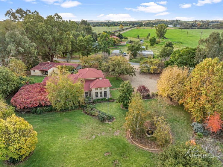 Click to view all images 44 Hinkler Street North Wagga Wagga NSW 2650 - Image 3