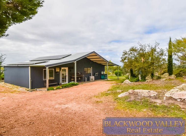 Click to view all images 421 Brown Seymour Road Boyup Brook WA 6244 - Image 2