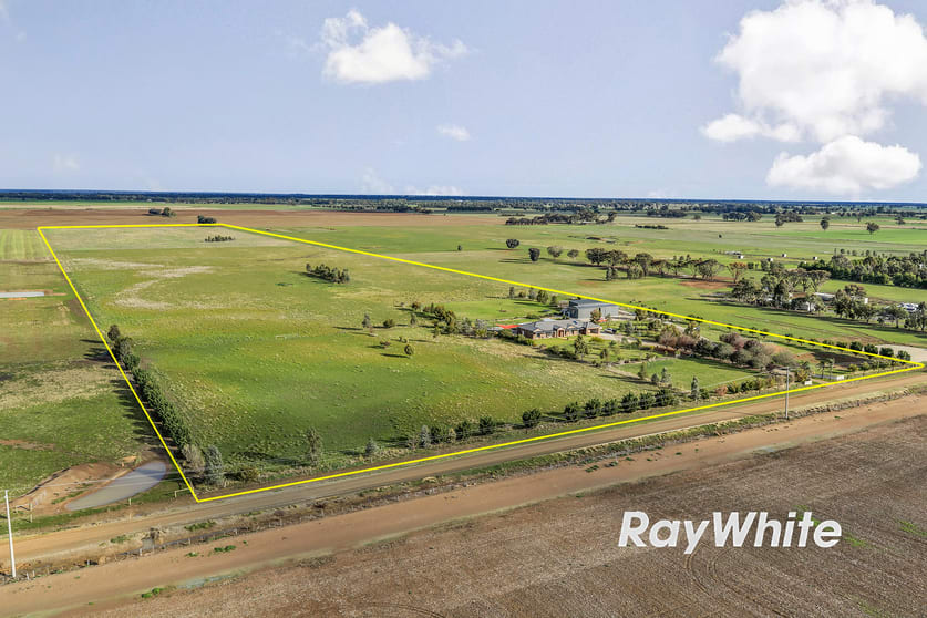 Click to view all images 715 Echuca West School Road Echuca West VIC 3564 - Image 2