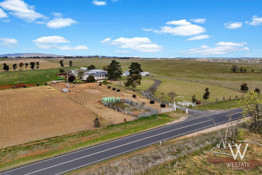 Click to view all images 670 Sofala Road Laffing Waters NSW 2795 - Image 2