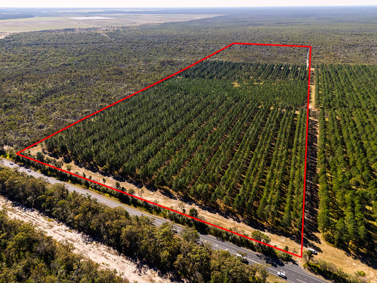 Click to view all images 2736 Goodwood Road Goodwood QLD 4660 - Image 1