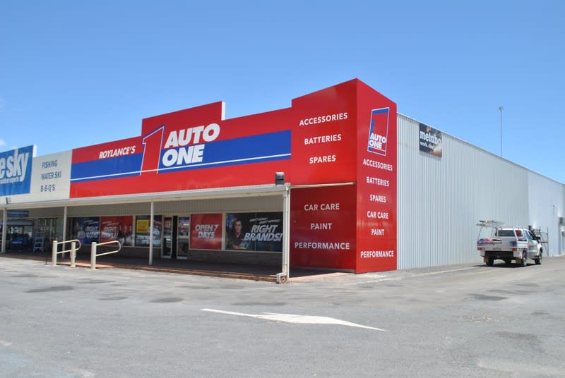 Click to view all images Unit 2/28 Saleyards Road Parkes NSW 2870 - Image 3