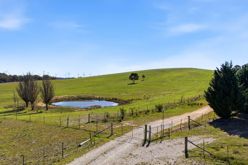 Click to view all images 347 Breadalbane Road Breadalbane NSW 2581 - Image 2